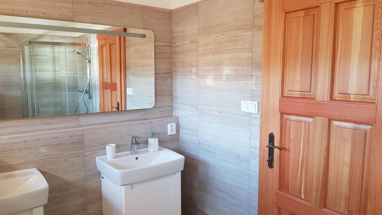 אברטאמי Apartmany Plesivec מראה חיצוני תמונה